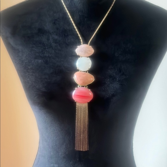 Chico‘s pink, rose, white quartz adjustable necklace with metallic tassel - Picture 2 of 6